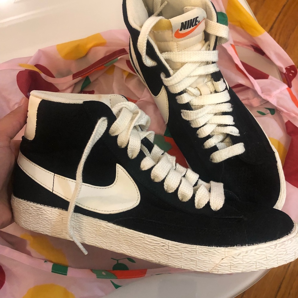 Women’s Retro Nike Hightop Size 8